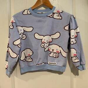 H&M Sanrio Girls Cinnamoroll Sweatshirt size 6x/ 7 blue